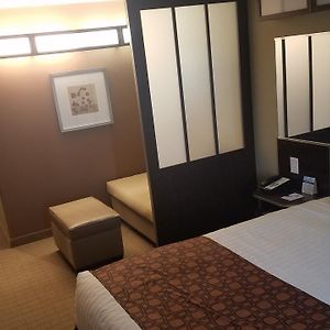Queen Studio Suite Hearing Mobility Accessible or Non-Smoking